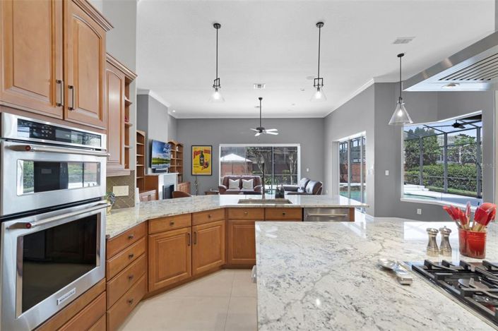 Image No.11-5 Bed Property for sale