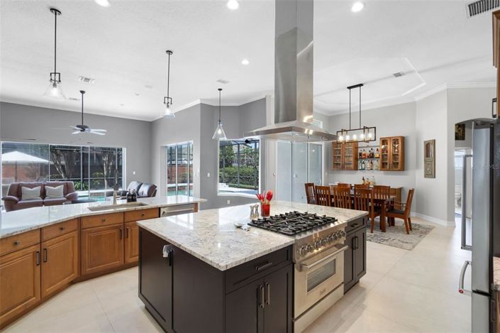 Image No.12-5 Bed Property for sale