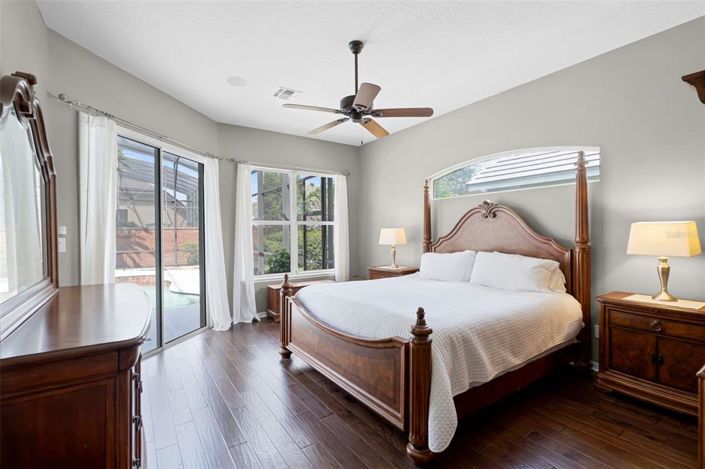 Image No.18-5 Bed Property for sale