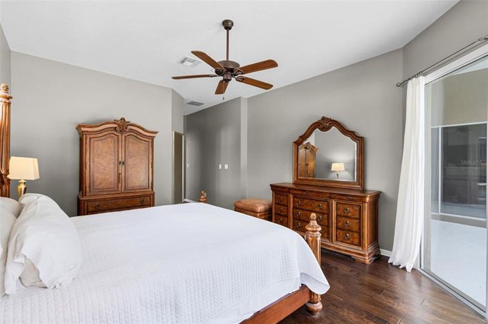 Image No.20-5 Bed Property for sale