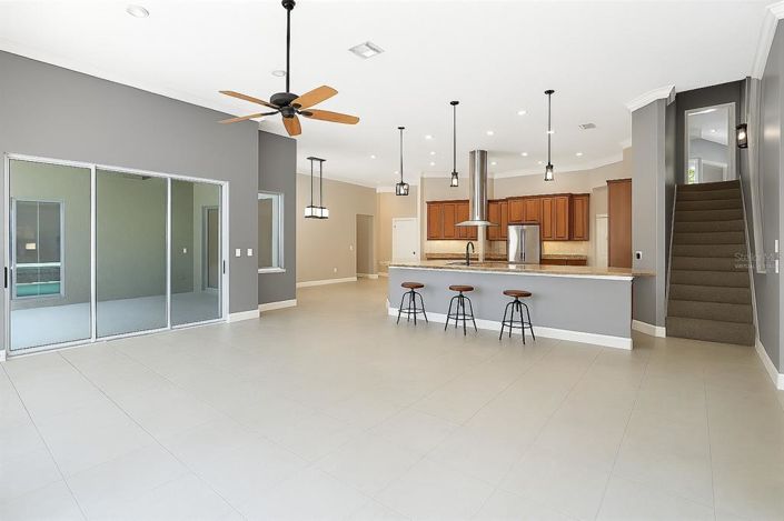 Image No.3-5 Bed Property for sale