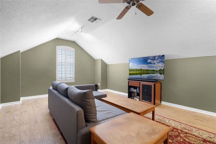 Image No.32-5 Bed Property for sale