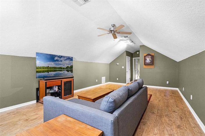 Image No.33-5 Bed Property for sale