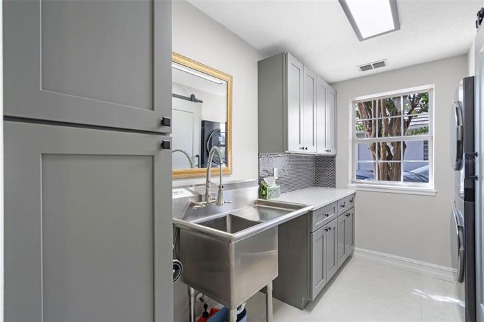 Image No.35-5 Bed Property for sale