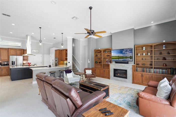 Image No.8-5 Bed Property for sale