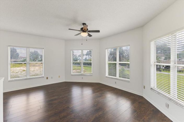 Image No.11-3 Bed Property for sale