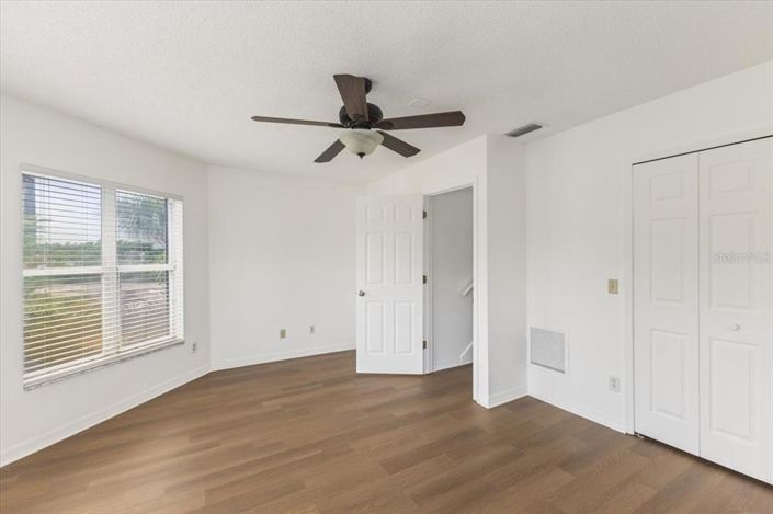 Image No.17-3 Bed Property for sale