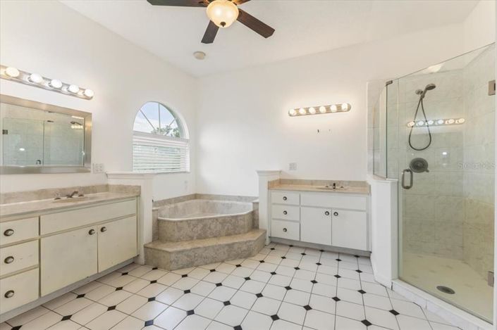 Image No.18-3 Bed Property for sale