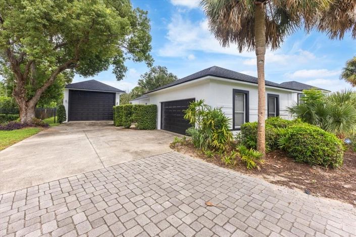 Image No.29-3 Bed Property for sale