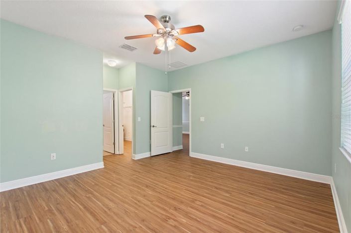 Image No.17-4 Bed Property for sale