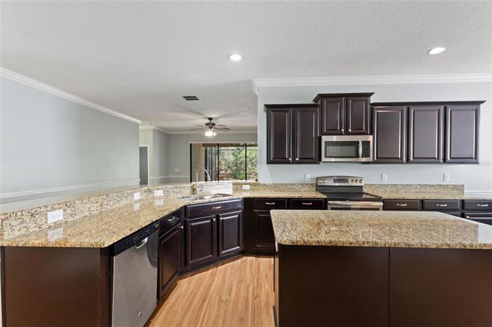 Image No.6-4 Bed Property for sale