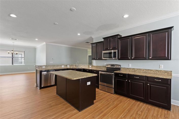 Image No.7-4 Bed Property for sale