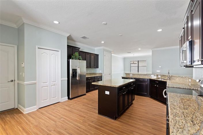 Image No.8-4 Bed Property for sale