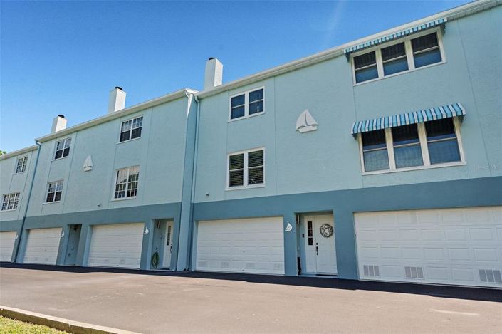 Image No.1-2 Bed Townhouse for sale