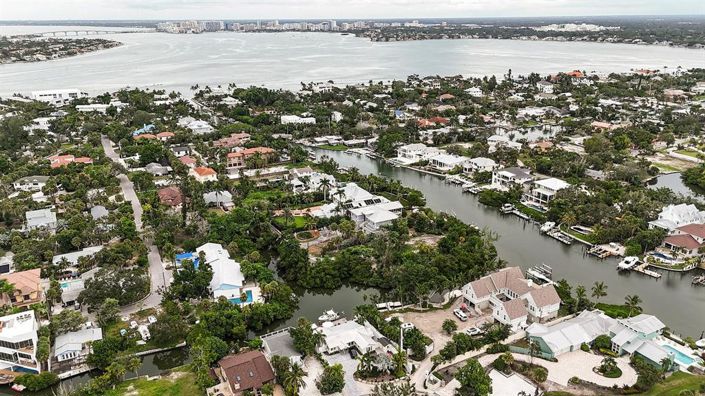 Image No.6-4 Bed Property for sale