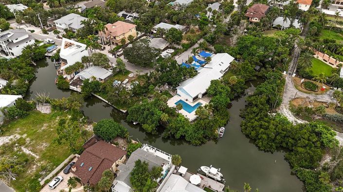 Image No.7-4 Bed Property for sale