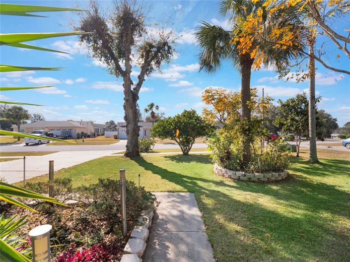 Image No.4-4 Bed Property for sale