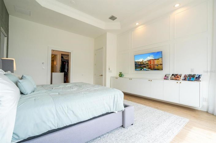 Image No.18-5 Bed Property for sale