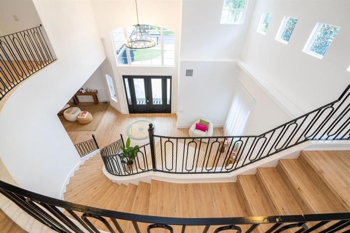 Image No.20-5 Bed Property for sale