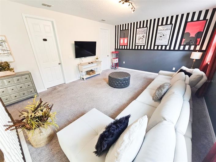 Image No.25-6 Bed Property for sale