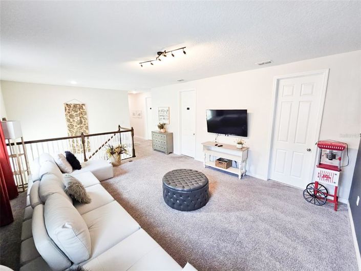 Image No.27-6 Bed Property for sale