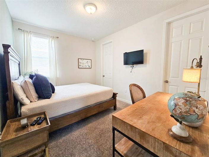 Image No.30-6 Bed Property for sale