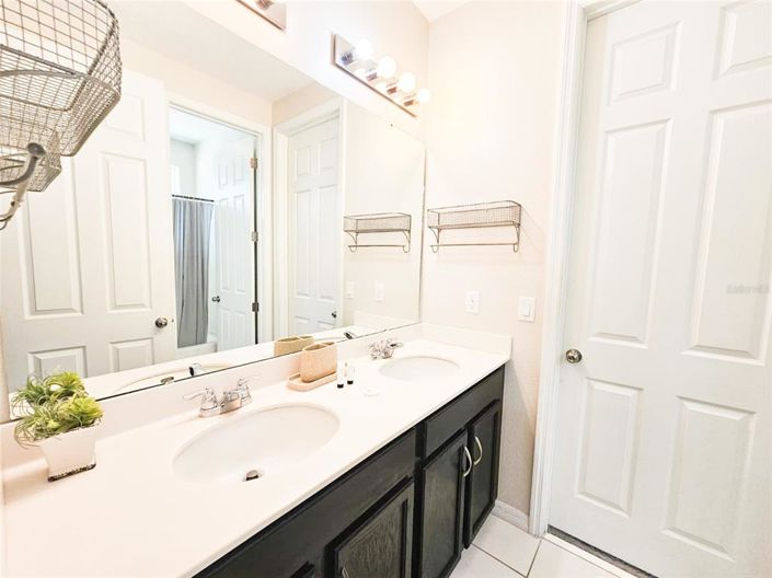 Image No.33-6 Bed Property for sale