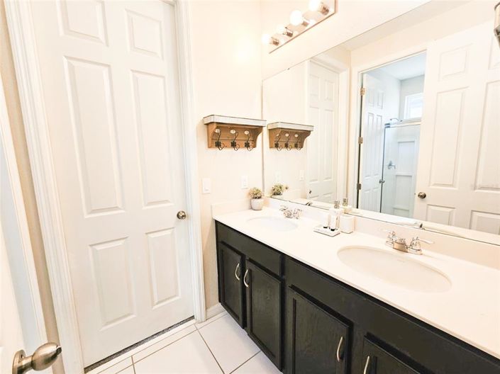 Image No.39-6 Bed Property for sale