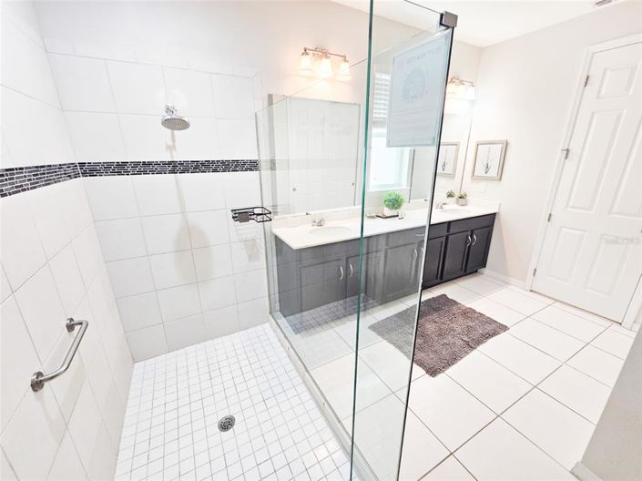 Image No.47-6 Bed Property for sale