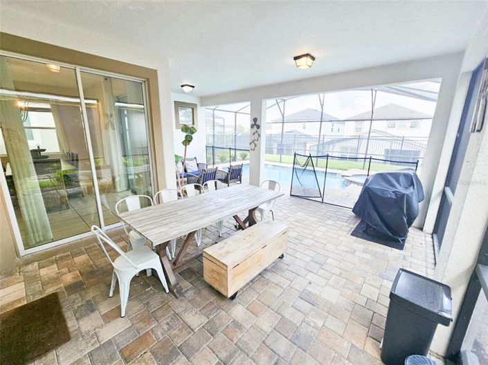 Image No.52-6 Bed Property for sale