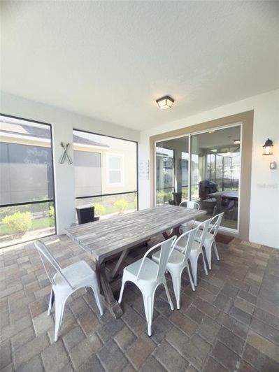 Image No.56-6 Bed Property for sale