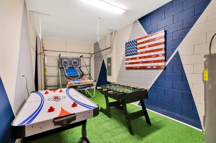 Image No.60-6 Bed Property for sale