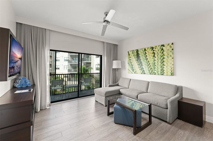 Image No.10-3 Bed Property for sale