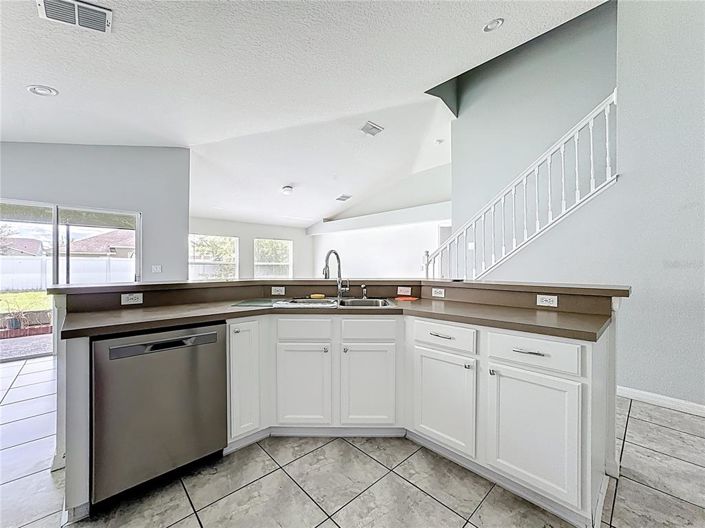 Image No.9-4 Bed Property for sale