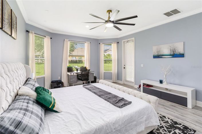 Image No.28-4 Bed Property for sale