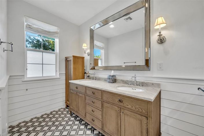 Image No.29-4 Bed Property for sale