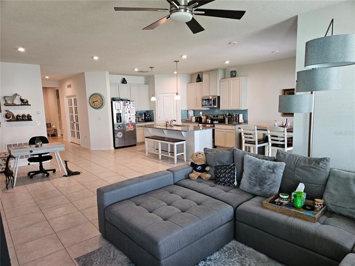 Image No.17-3 Bed Property for sale