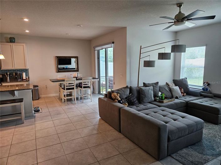 Image No.18-3 Bed Property for sale