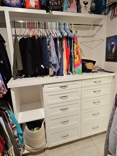 Image No.28-3 Bed Property for sale