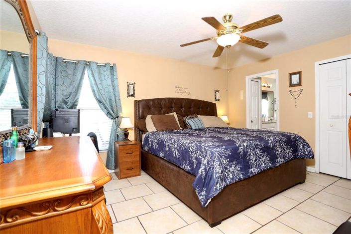 Image No.10-3 Bed Property for sale