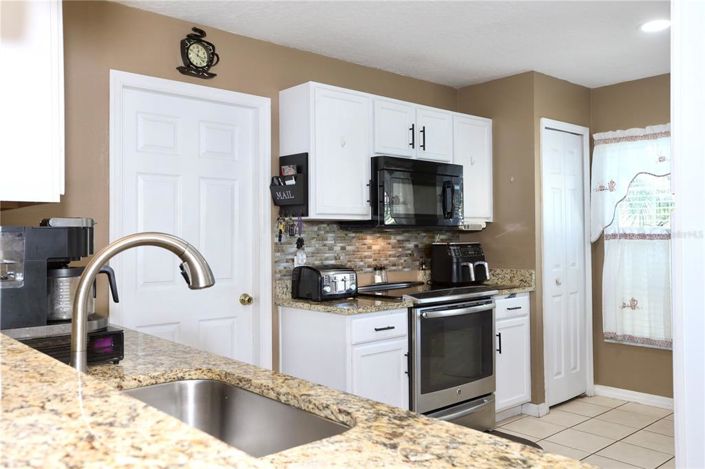 Image No.3-3 Bed Property for sale