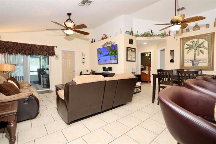 Image No.8-3 Bed Property for sale