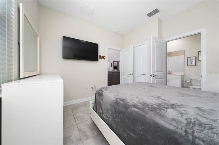 Image No.16-5 Bed Townhouse for sale