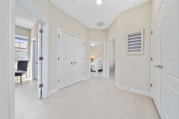 Image No.19-5 Bed Townhouse for sale