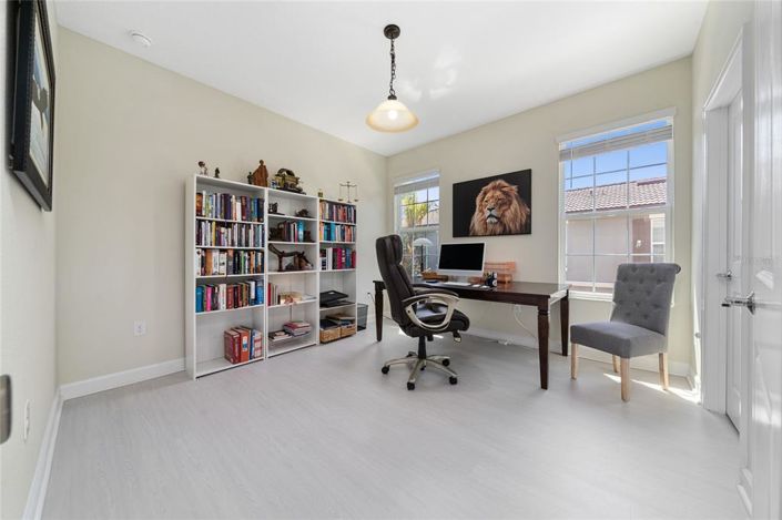 Image No.20-5 Bed Townhouse for sale