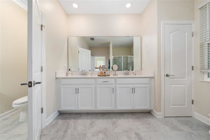 Image No.30-5 Bed Townhouse for sale