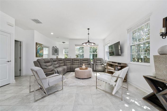 Image No.7-5 Bed Townhouse for sale