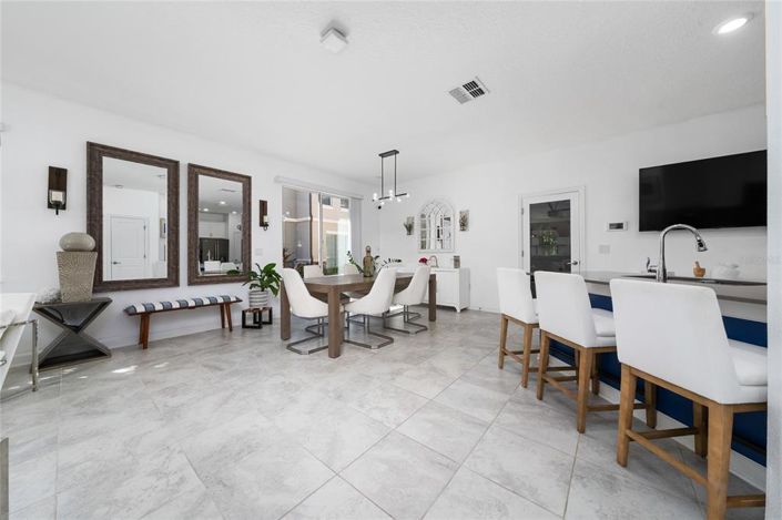 Image No.8-5 Bed Townhouse for sale