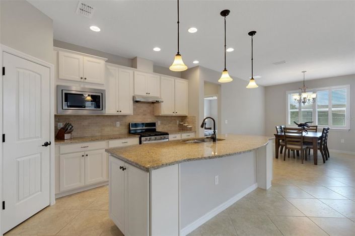 Image No.11-2 Bed Property for sale