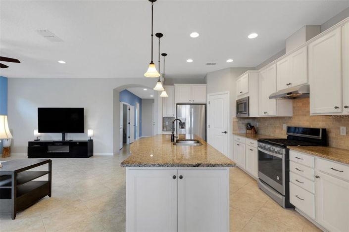 Image No.14-2 Bed Property for sale